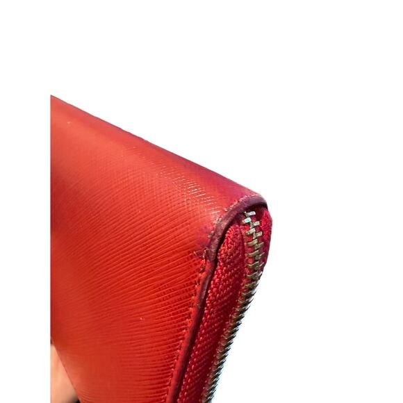 Salvatore Ferragamo Red Saffino Vara Ribbon long wallet Zip - Picture 13 of 13